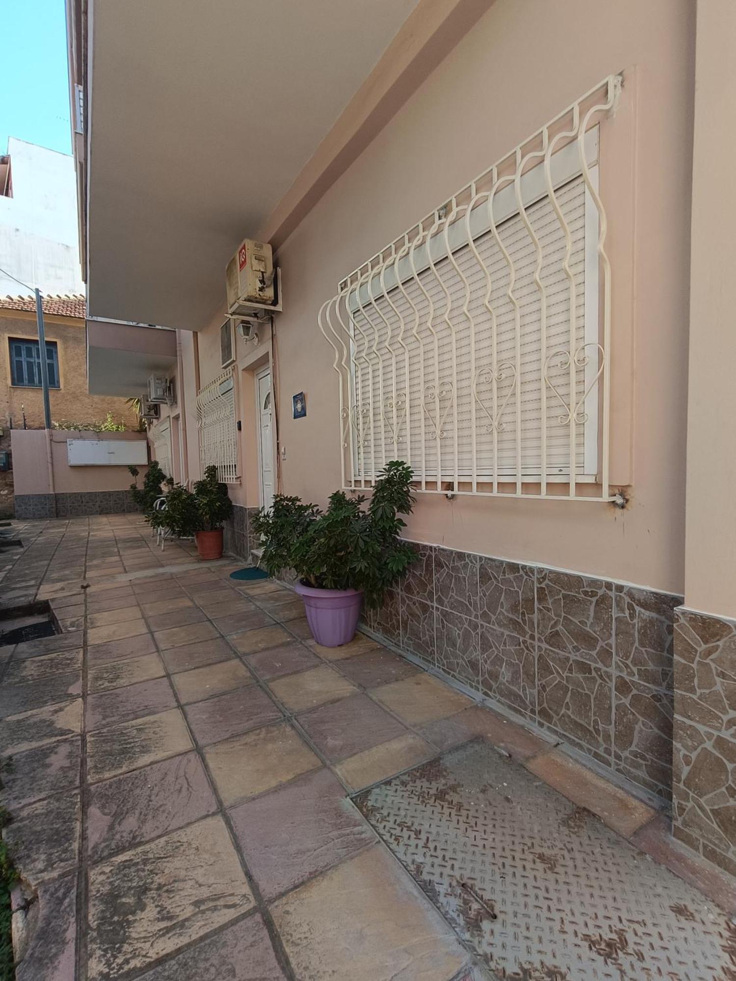 Cozy Apartment In The Center Of Aighion Achaia - Ground Floor - Ισόγειο Στουντιο Aigio Dış mekan fotoğraf