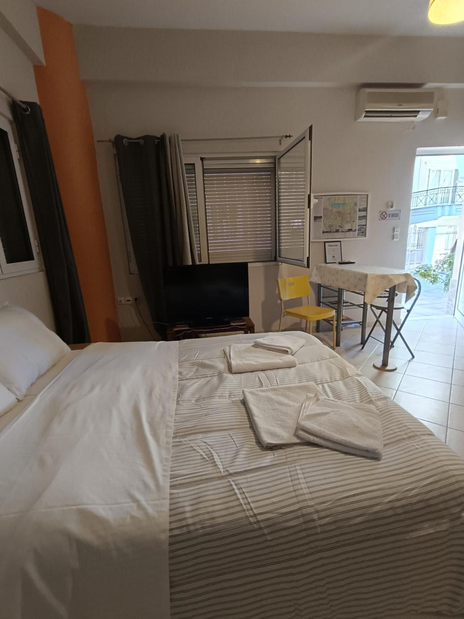 Cozy Apartment In The Center Of Aighion Achaia - Ground Floor - Ισόγειο Στουντιο Aigio Dış mekan fotoğraf