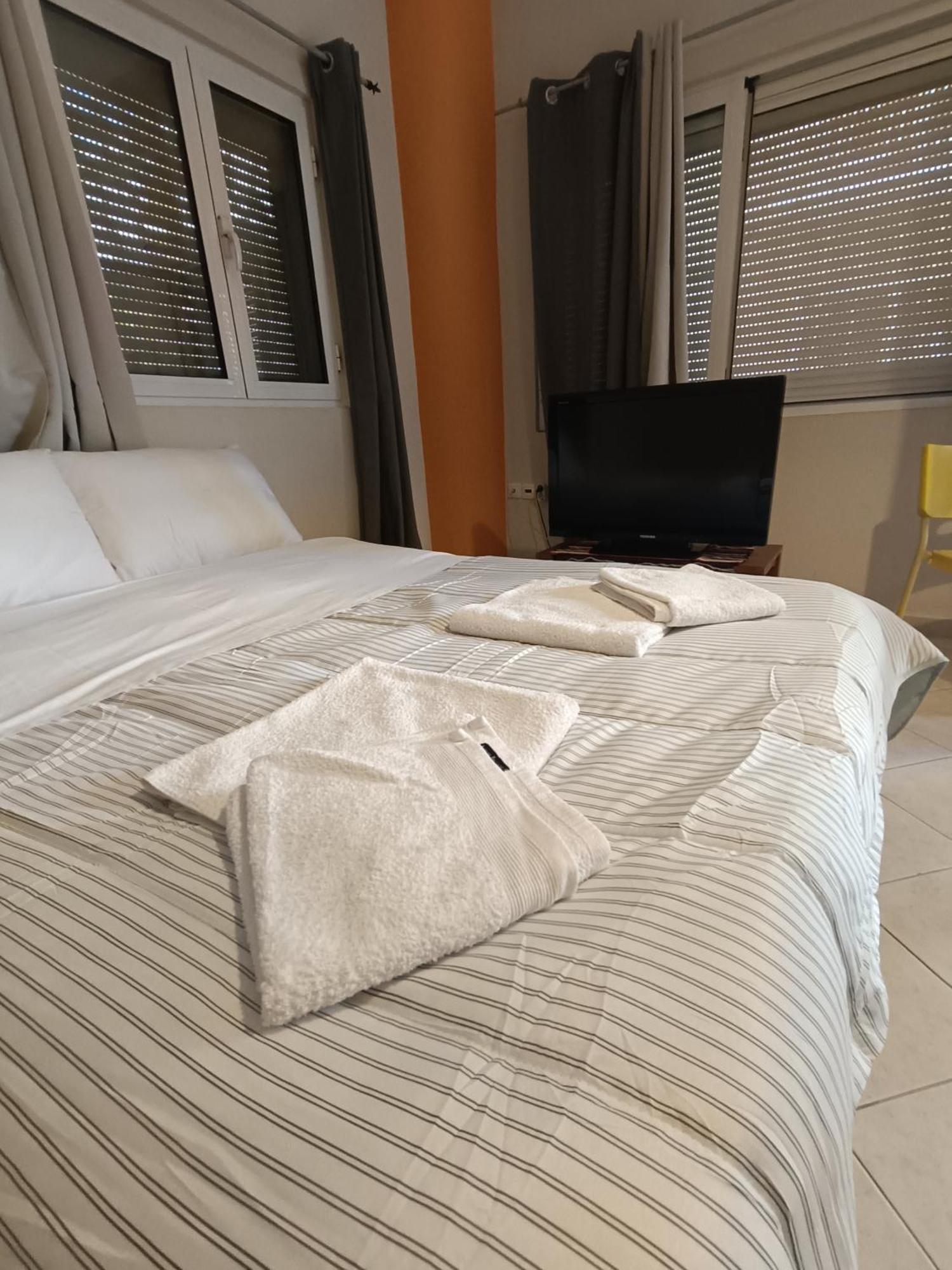 Cozy Apartment In The Center Of Aighion Achaia - Ground Floor - Ισόγειο Στουντιο Aigio Dış mekan fotoğraf