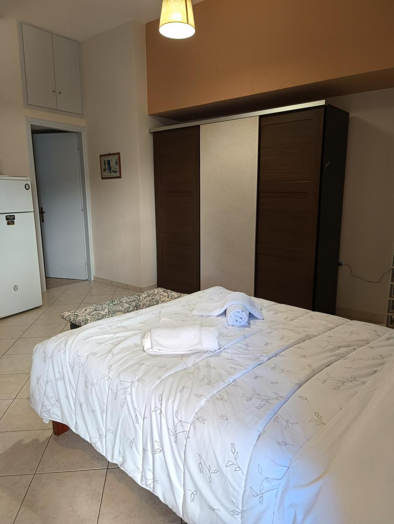 Cozy Apartment In The Center Of Aighion Achaia - Ground Floor - Ισόγειο Στουντιο Aigio Dış mekan fotoğraf