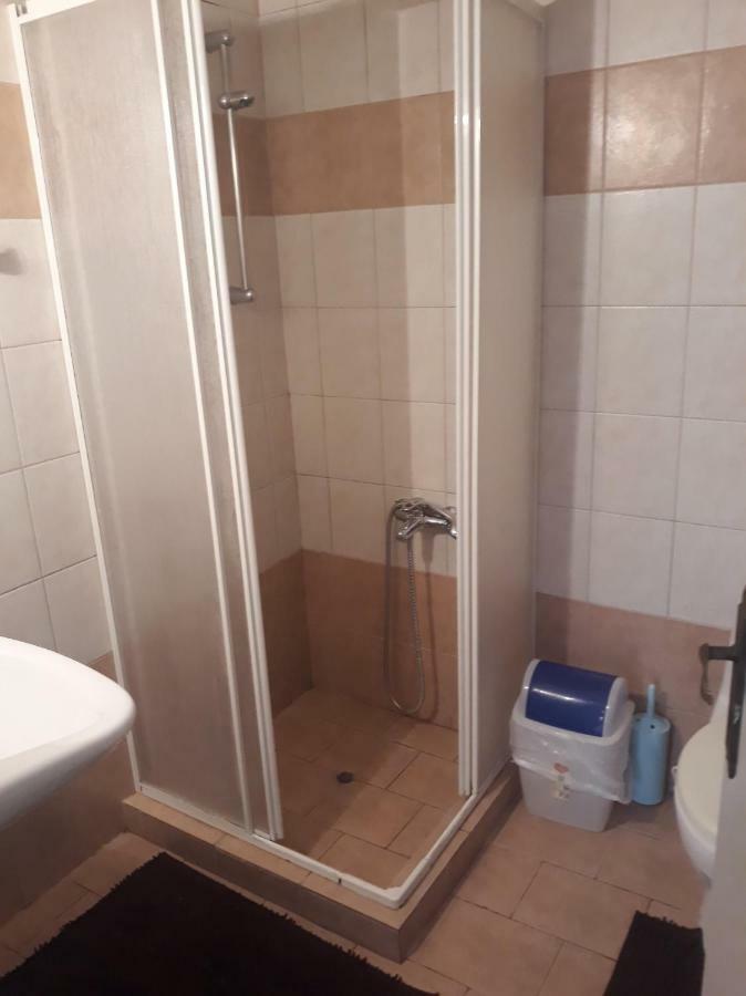 Cozy Apartment In The Center Of Aighion Achaia - Ground Floor - Ισόγειο Στουντιο Aigio Dış mekan fotoğraf